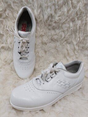 SAS Free Time white leather Women's Comfort Walking Shoes 8 1/2 M